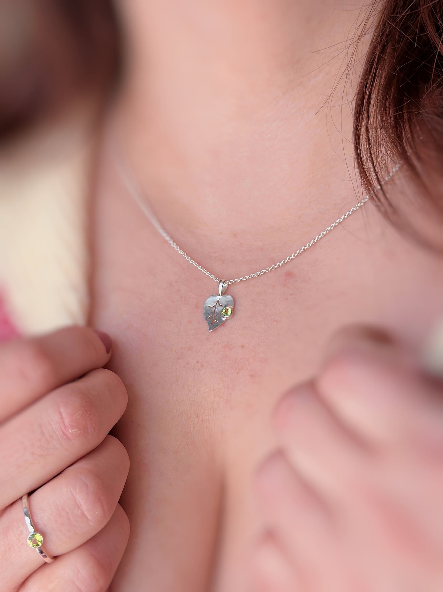 Collier Feuille et péridot